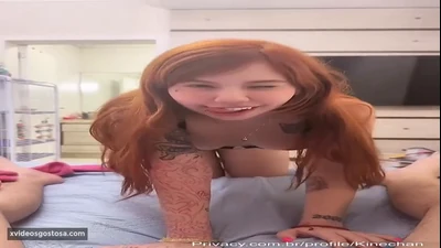 Pornô vazado da Kinechan sentando e fazendo sexo de quatro