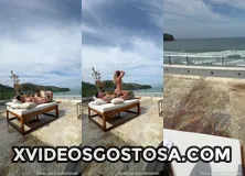 Sexo na praia da loira peituda sendo fodida por desconhecido a Mari Reis